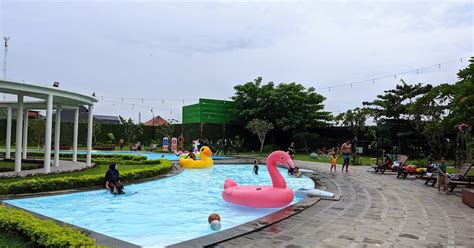 Tips untuk Anda yang Mau Berenang di Hotel Aston Madiun