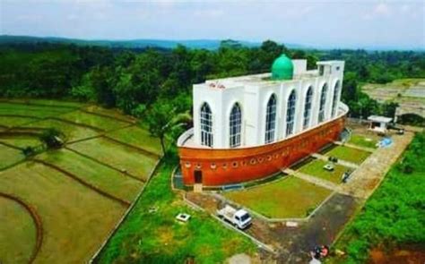 Harga Tiket Masuk Masjid Kapal Semarang