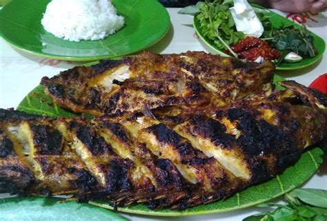 Faktor-Faktor yang Mempengaruhi Harga Ikan Bakar Pak Tarjo