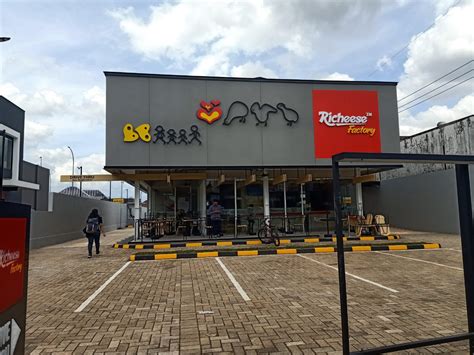 Sejarah Richeese Factory Malang