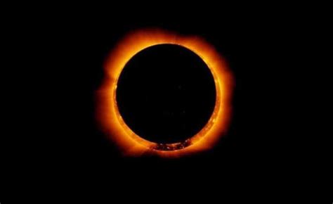 Tips Pilih Kacamata Gerhana Matahari yang Tepat