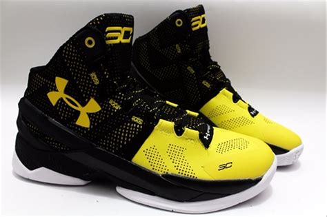 Fitur dan Spesifikasi Sepatu Under Armour Curry 2